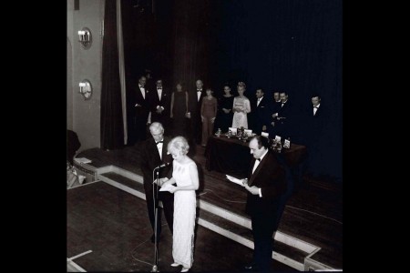 Remise des Prix. Martine CAROL (Actrice), Pierre TCHERNIA (Présentateur de la soirée)