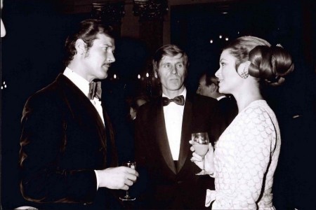  S.A.S. la Princesse Grace, Roger MOORE (Acteur, Le Saint), Edward MEEKS (Acteur, Les globes-trotters)