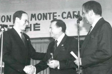 S.A.S. le Prince Albert II, André ASSEO (Délégué Général du Marché), Bill SAUNDERS Nymphe d'Honneur du 35ème Festival