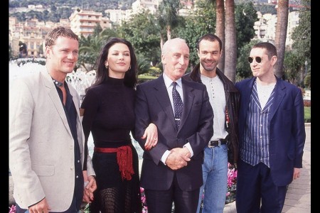 Cast La grande Catherine. Craig MCLACHLAN (Acteur), Catherine ZETA JONES (Actrice), Ian RICHARDSON (Acteur), Hannes JAENICKE (Acteur), Paul MCGANN (Acteur) 