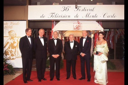 LL. AA. SS. le Prince Rainier III et le Prince Albert II, Ted DANSON (Les voyages de Gulliver), Max VON SYDOW (Président Jury Films de Télévision), Irvin KERSHNER (Président Jury Mini-Séries), Mary STEENBURGEN (Les voyages de Gulliver)