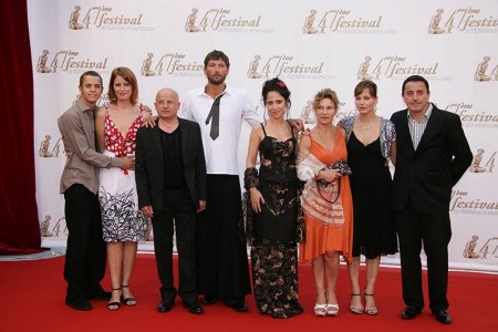 Cast Plus belle la vie. Ambroise MICHEL, Anne DECIS, Richard GUEDJ, Laurent KERUSORE, Fabienne CARAT,  Sylvie FLEPP,  Cécilia HORNUS, Hubert BESSON (Producteur)