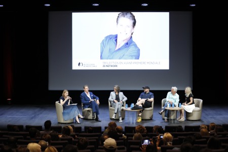 Projection publique en avant-première mondiale des deux premiers épisodes – Ze network <br>
Genie Gordula (Maîtresse de Cérémonie d’Ouverture), David Hasselhoff (Acteur), Sigi Kamml (Scénariste, Producteur), Christian Alvart (Réalisateur, Scénariste), Henry Hübchen (Acteur)