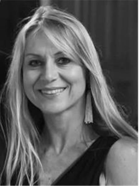 Julia STANNARD