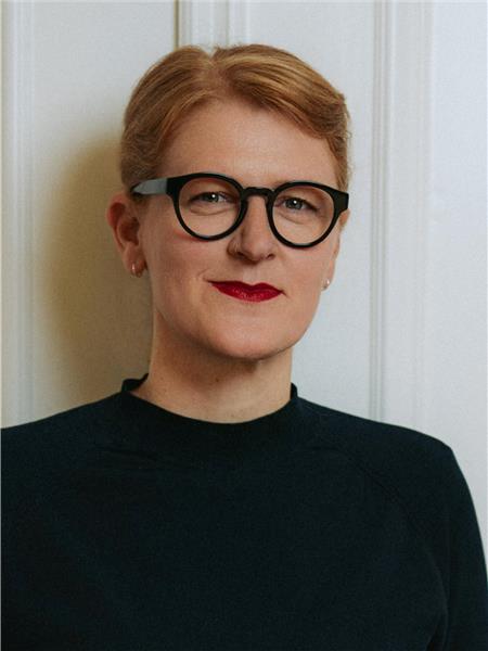 Maren KNIELING