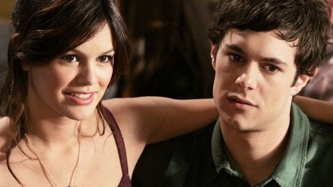 Adam Brody et Rachel Bilson sur le tournage de Newport Beach