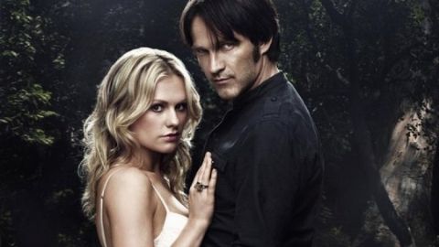 Stephen Moyer and Anna Paquin on the set of True Blood